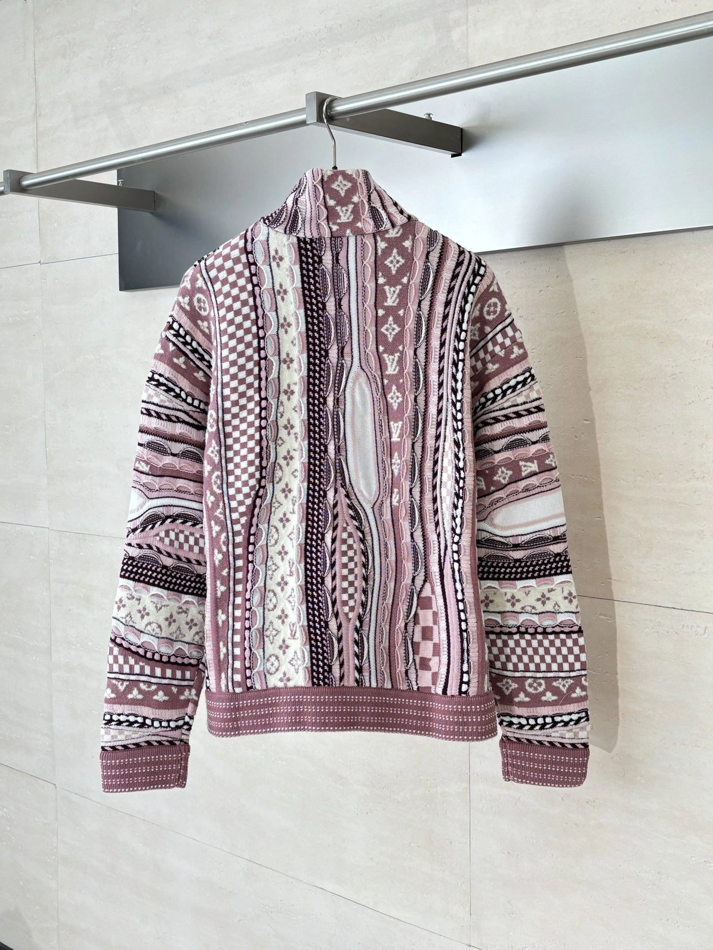 wg.luxury-- 8V Nigo item:E-F363I0605